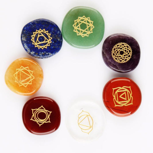 The Complete Guide to the Seven Chakras: How to Balance Your Mind-Body Energy with the VII Crystals Set