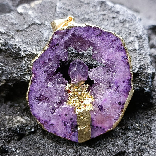 Irregular Onyx Rough Stone Hollow Crystal Hole Sliced Necklace